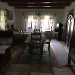 Ven Diofa Kuria Kır Evi