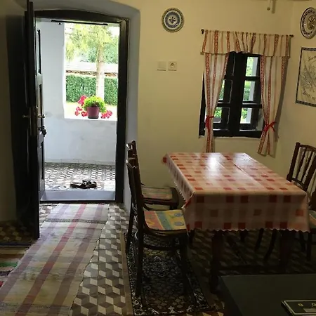 Ven Diofa Kuria Country house