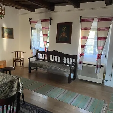 Casa de Campo Vén Diófa Kúria