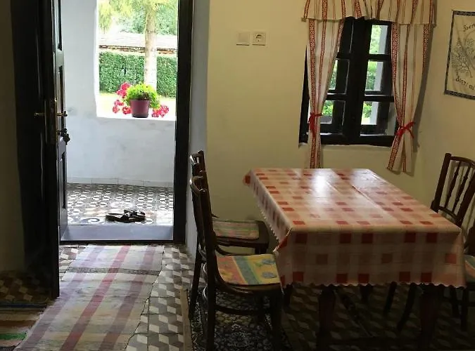 Ven Diofa Kuria בית כפרי